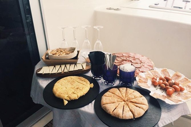CATAMARAN OCEAN CRUISE TOUR, Food & Drinks included! - Practical advice before you book