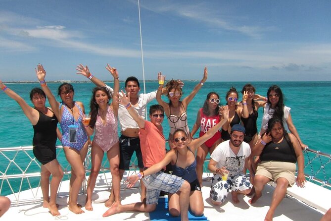 Catamaran Party Boat Cancun - Who Will Enjoy This Most