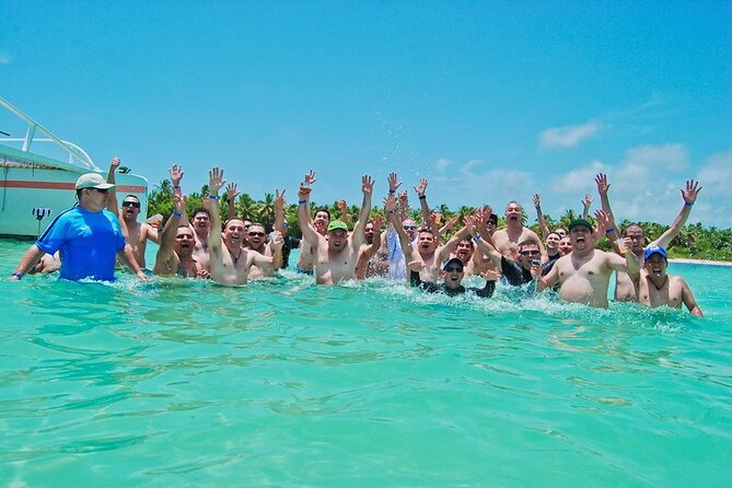 Catamaran Party in Punta Cana Includes Drink and Transportation - Cabo Engaño: one hour of snorkeling