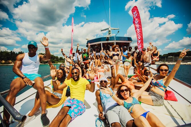 Catamaran Party in Punta Cana Includes Drink and Transportation - Music, animation, and the social side