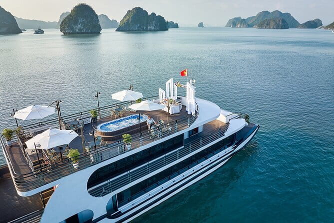 Catamaran Premium Cruise to Halong Bay & Lan Ha Bay in 1 Day Tour - Lunch, cooking, and the sunset tea service