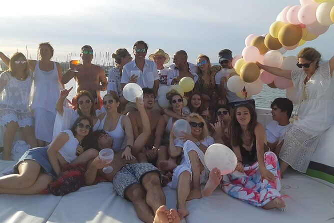 Catamaran Private Tour - Benagil & Marinha Beach - (28 PAX) - Should you book SeaSiren Boat Tours?