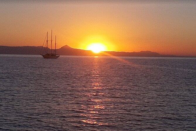 Catamaran ride at sunset from the Port of Denia - Seeing Cova Tallada from the sea