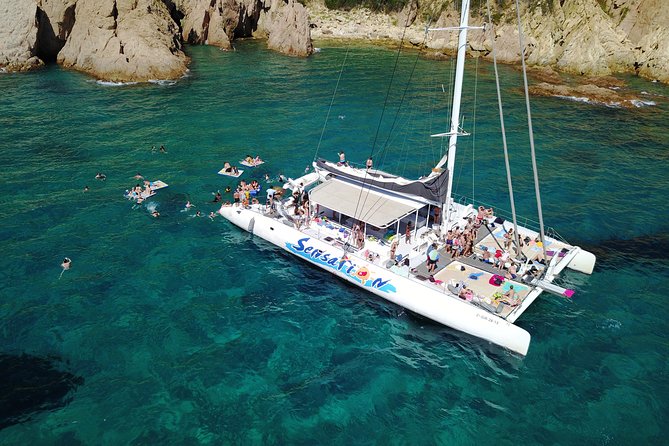 Catamaran ride -Costa Brava with barbecue and drinks. Familiar. - Who Will Enjoy This Catamaran Most?