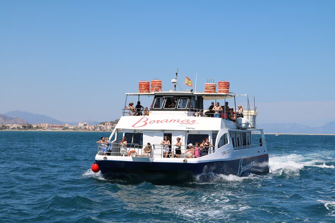 Catamaran ride with aperitif and white wine from Denia - Who will enjoy this Denia boat ride?