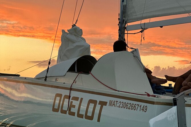 Catamaran Sailboat Bacalar Excursions - Crew service and the small review sample