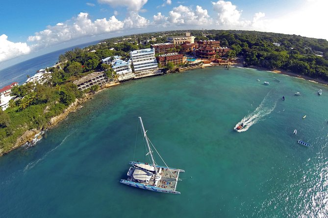 Catamaran Snorkeling All-Inclusive Day-Trip - Lunch, drinks, and the best stretch of sailing