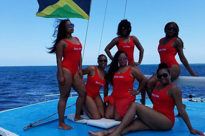 Catamaran, snorkeling & Dunn's River Falls - Climbing Dunn’s River Falls