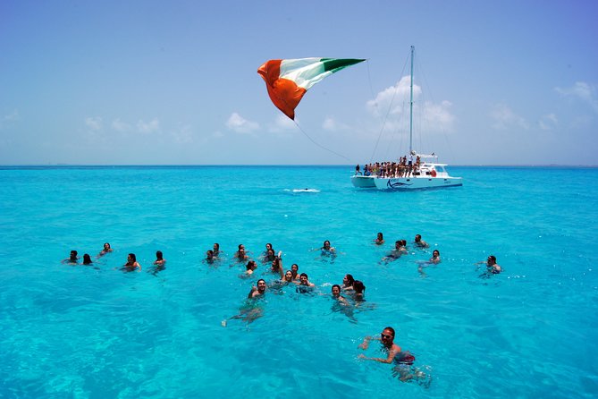 Catamaran to Isla Mujeres: Snorkel MUSA, Playa Norte & Buffet - Group size, service, and how to avoid confusion