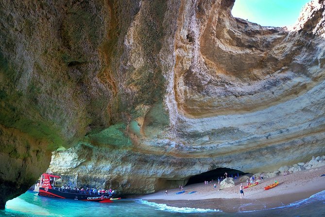 Catamaran Tour to Benagil Caves - The Crew and Commentary