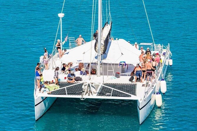 Catamaran Tour to Isla Mujeres from Cancún with Bar and Lunch - The beach club and Mexican buffet