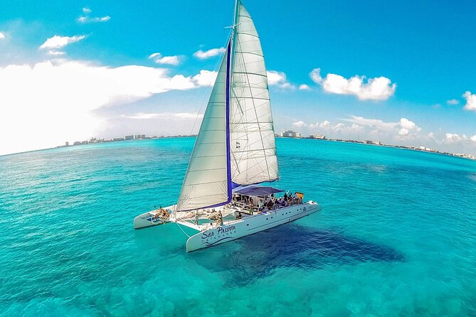 Catamaran Tour to Isla Mujeres from Cancún with Bar and Lunch - Group size, comfort, and safety