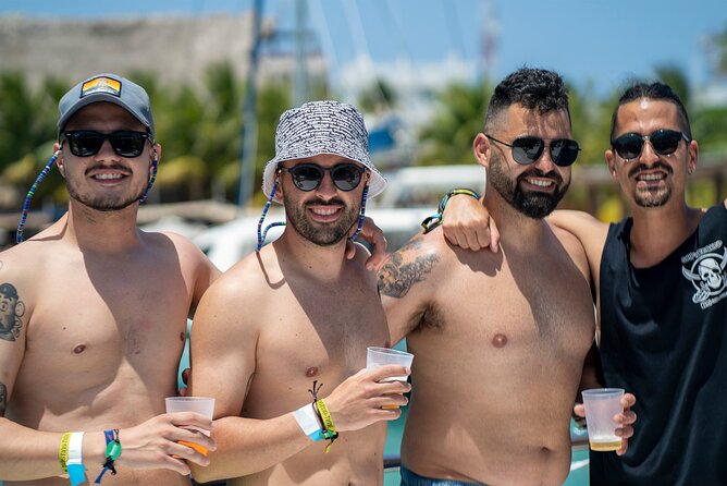 Catamaran Tour to Isla Mujeres Open bar and Lunch - One Hour to See Isla Mujeres Town