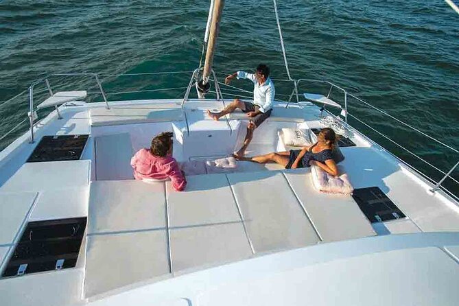 Catamaran trip and overnight stay in Palermo with meals for 8 people - Isola delle Femmine and its old watchtower