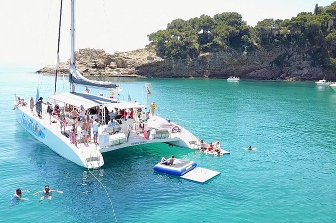 Catamaran trip with other groups along the Costa Brava. Saturday. - Booking, weather, and timing tips