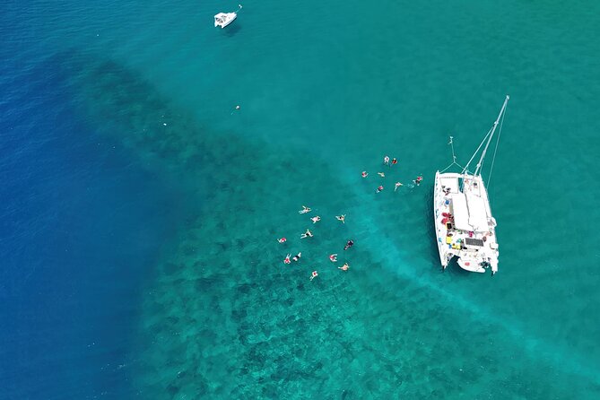 Catamaran with jacuzzi for groups Lunch and drinks Puerto plata - Setting Out From Sosúa Bay
