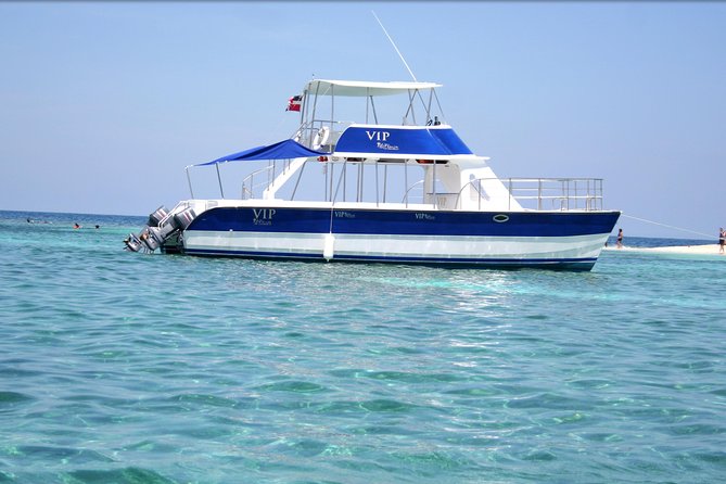 Cayo Arena Catamaran Cruise from Puerto Plata with Lunch - From the fishing village to the catamaran