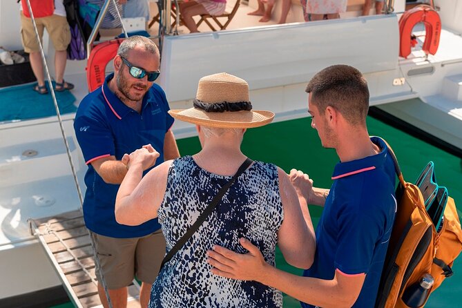 Chania: Afternoon Catamaran trip - Dinner, Drinks & Sunset - From Kolymvari Port to the open sea