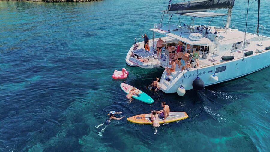 Chania Old Port: All-inclusive Catamaran Trip Agioi Theodori - Starting at Chania Old Port