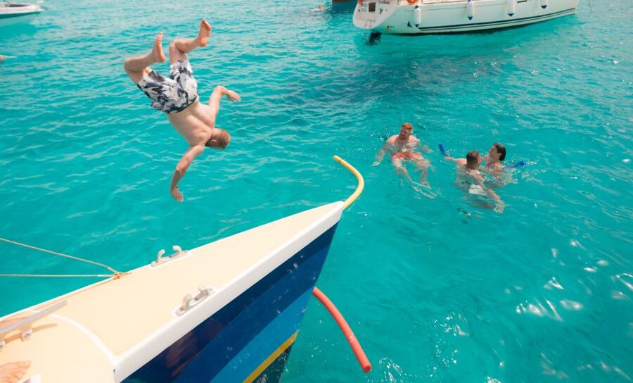 Comino: Blue Lagoon Catamaran Cruise with Lunch and Open Bar - Comfort, weather, and useful packing advice