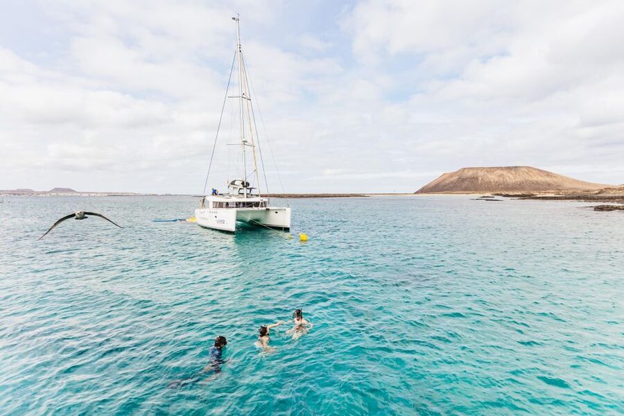 Corralejo: Lobos Island Catamaran Tour with Drinks & Snorkel - What the $88 price really includes