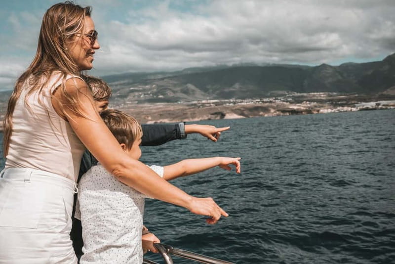 Costa Adeje: Catamaran Tour, Snorkelling, Snacks & Drinks - Small details that improve the day