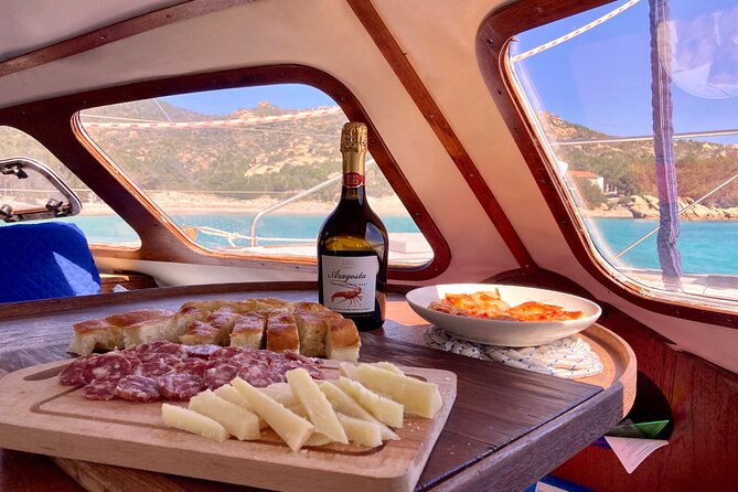 Daily cruise on a sailing catamaran on the La Maddalena archipelago - Pasta lunch aboard the catamaran