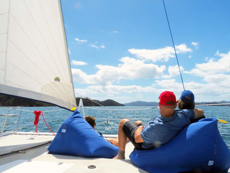 Day Sailing Charter on Catamaran with Lunch : Bay Of Islands - Sailing along the Bay of Islands coastline