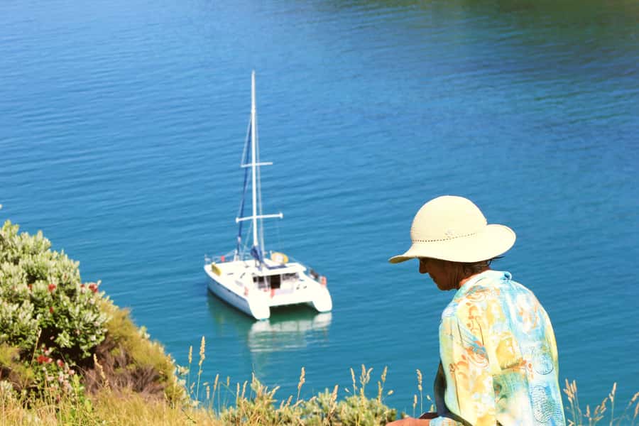Day Sailing Charter on Catamaran with Lunch : Bay Of Islands - Lunch onboard after the island stop