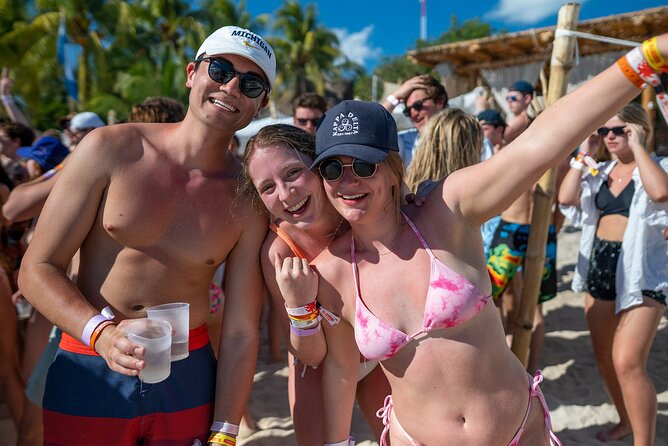 Deluxe Catamaran tour to Isla Mujeres with Open Bar and Lunch - The true price of this Cancun catamaran trip