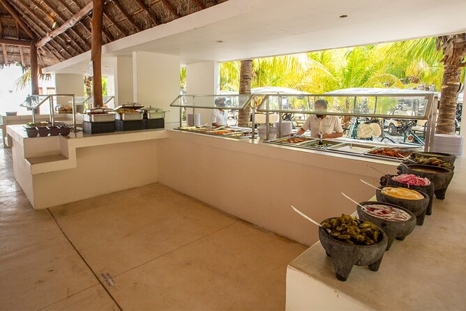 Deluxe Catamaran tour to Isla Mujeres with Open Bar and Lunch - The return cruise to Cancun