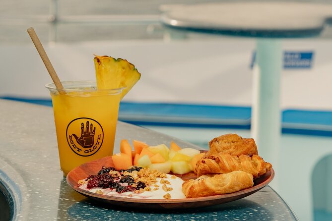 Deluxe Snorkel & Dolphin Watch Aboard a Luxury Catamaran from Kailua-Kona - A catamaran designed for more than swimming