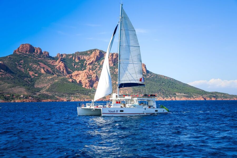 Denia: Cova Tallada Catamaran Tour and Swimming Stop - Who should book this catamaran trip?
