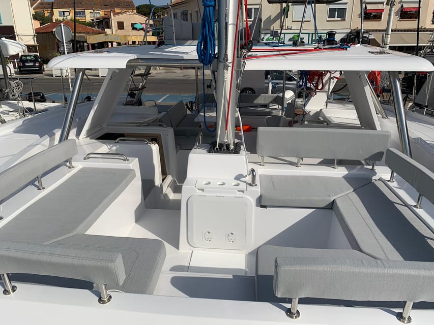 Departure from BRUSC: Half-day catamaran cruise - Returning along the coast