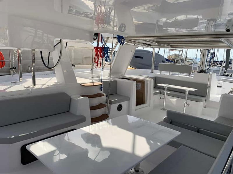 Departure from BRUSC: Half-day catamaran cruise - What the new catamaran adds