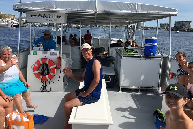 Destin Crab Island Tour in Catamaran - The catamaran, crew, and group size