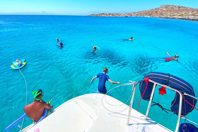 Dia Island Catamaran – Premium Lunch, Open Bar, Small Group - How the $181.41 price measures up