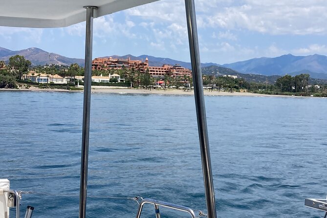 Dolphin trips on a catamaran - Who will enjoy this boat trip most?