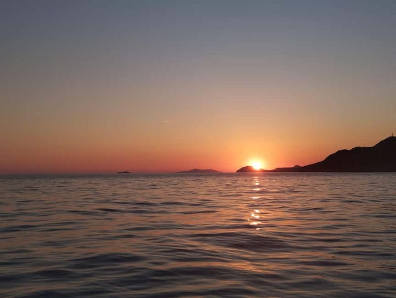 Dubrovnik: Sunset Catamaran Cruise with Sparkling Wine - Settling into the cushions and lazy bags