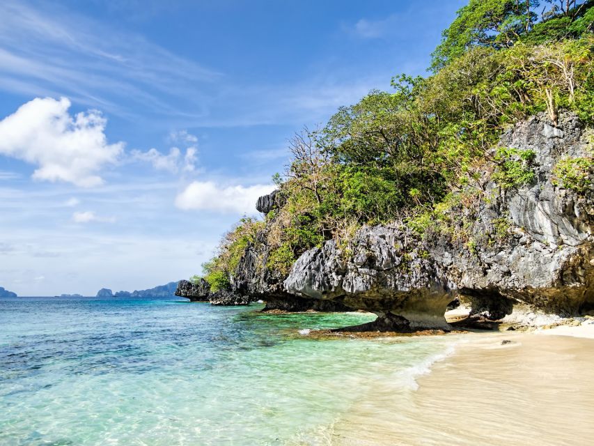 El Nido: Full-Day Premium Island Hopping Catamaran Cruise - Should you book the Seacret catamaran?