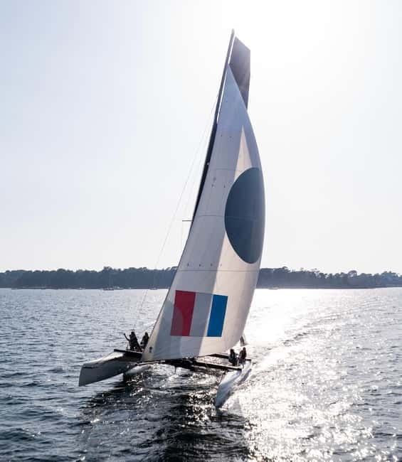 Embark at Larmor-Baden to discover our Extreme 40 catamaran - Key points to know before setting sail