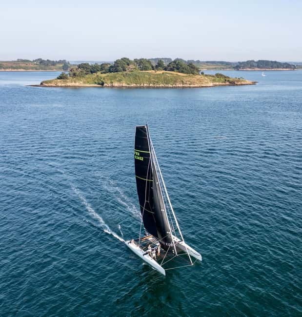Embark at Larmor-Baden to discover our Extreme 40 catamaran - What sailing an Extreme 40 feels like