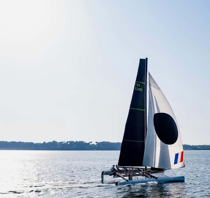 Embark at Larmor-Baden to discover our Extreme 40 catamaran - How the three-hour outing compares with the full day
