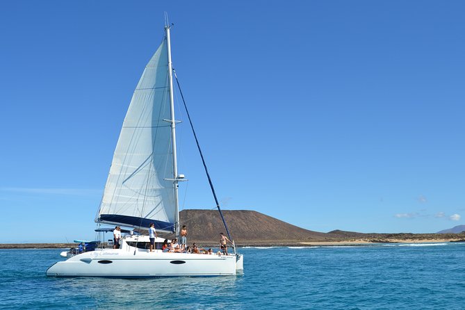 Exclusive Sailing Catamaran Experience to Lobos Island with lunch - How personal is the small-group experience?