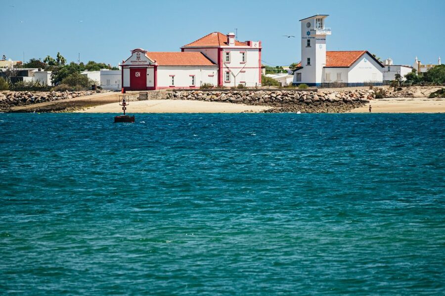 Faro: Deserta Island and Farol Island Catamaran Boat Trip - Farol Island and the Culatra Lighthouse stop