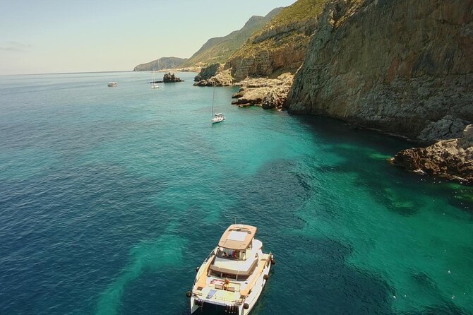 Favignana Egadi Islands Luxury Catamaran Tour with Lunch - Levanzo’s Cala Calcara and Cala Fredda