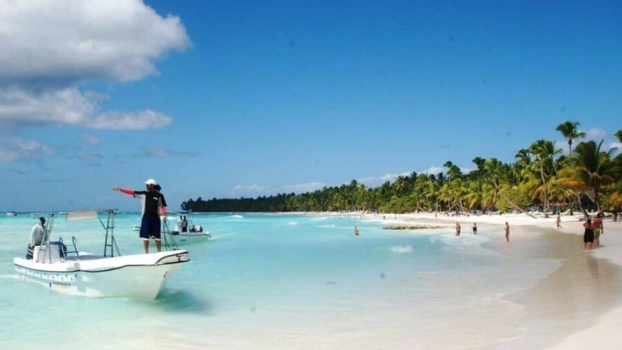 From Bayahíbe: Saona Island Catamaran Cruise with Buffet - Setting out from Bayahíbe