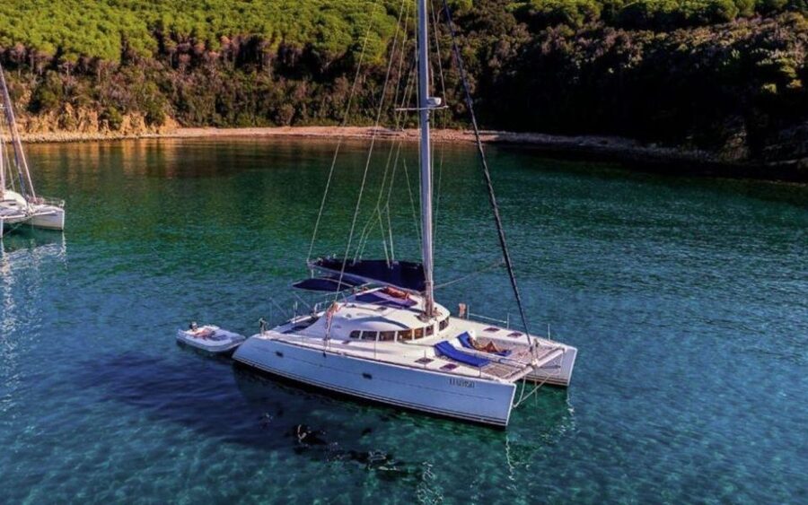 From Cannigione: Catamaran tour among La Maddalena islands - The crew and the feel of the day