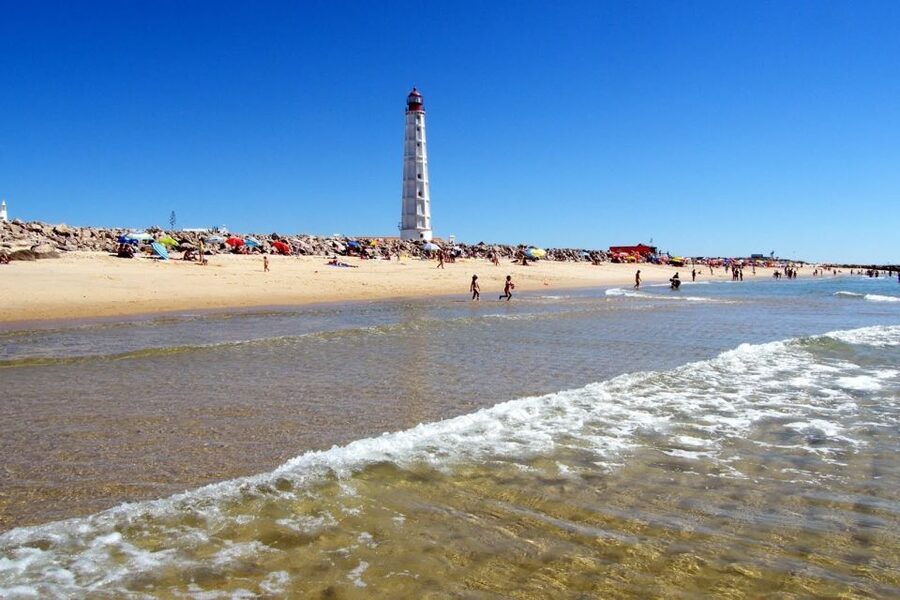 From Faro: 4 Stops, 3 Islands in Ria Formosa Catamaran Tour - Who should book this island tour?