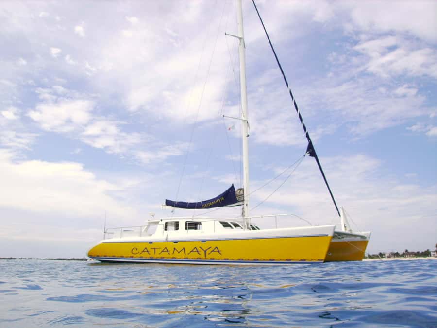 From Puerto Aventuras: Share Catamaran Tour - Open-bar sailing and the trip back